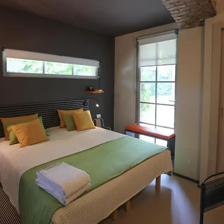 ベッド・アンド・ブレックファスト Morindino Design